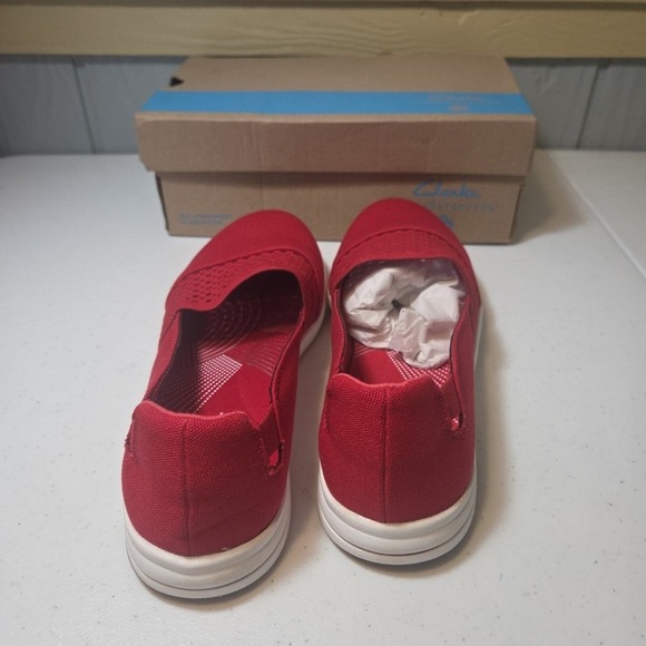 Womens Clarks Cloud Stepper Breeze Vibe Cherry Red Slip-ons Shoes Size 9 W New - Picture 6 of 12